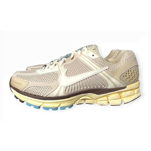 Nike Shoes - Nike women's Nike air zoom Vimeo 5 oatmeal (FB8825-111)
